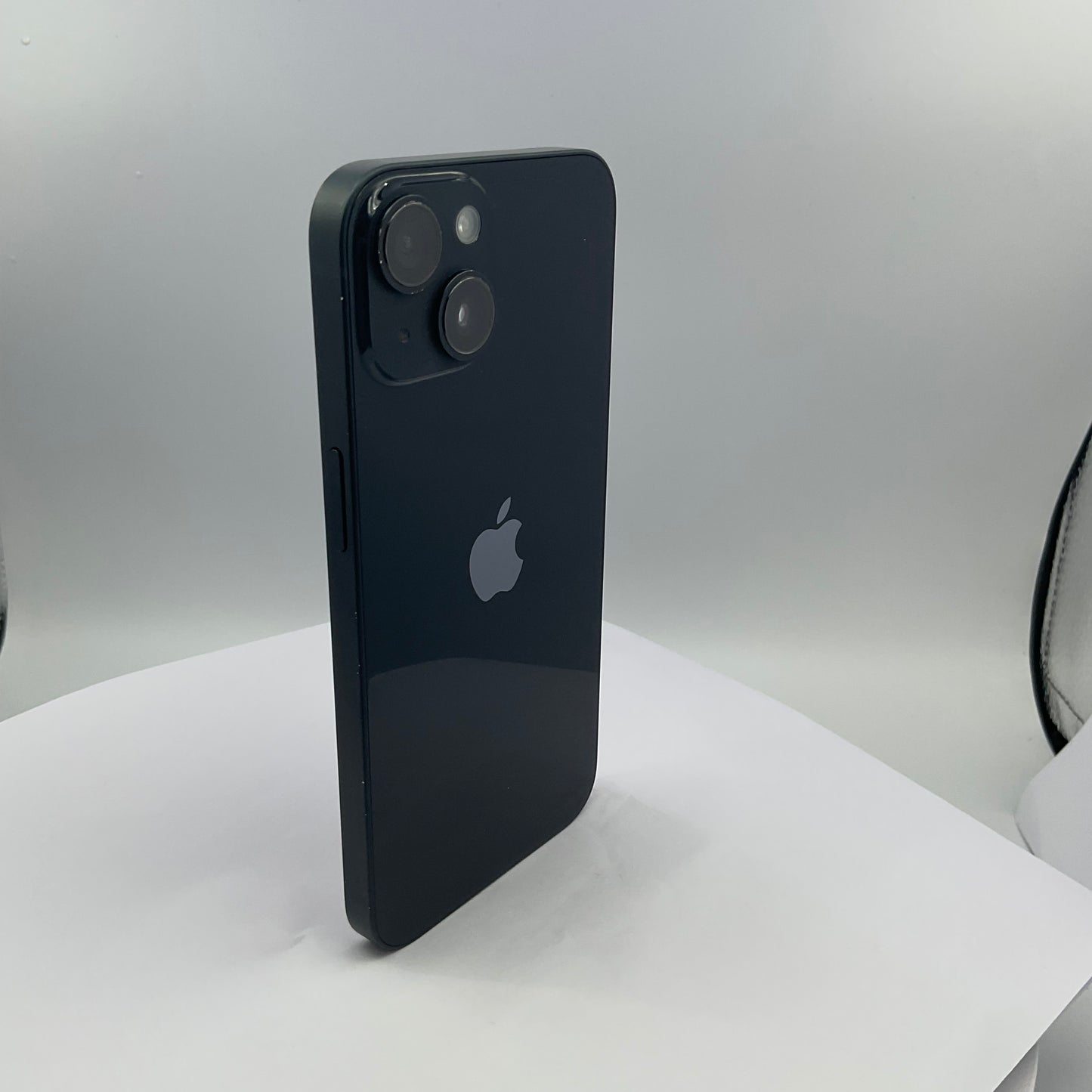 Apple iPhone 13 128GB Midnight, Unlocked C Grade