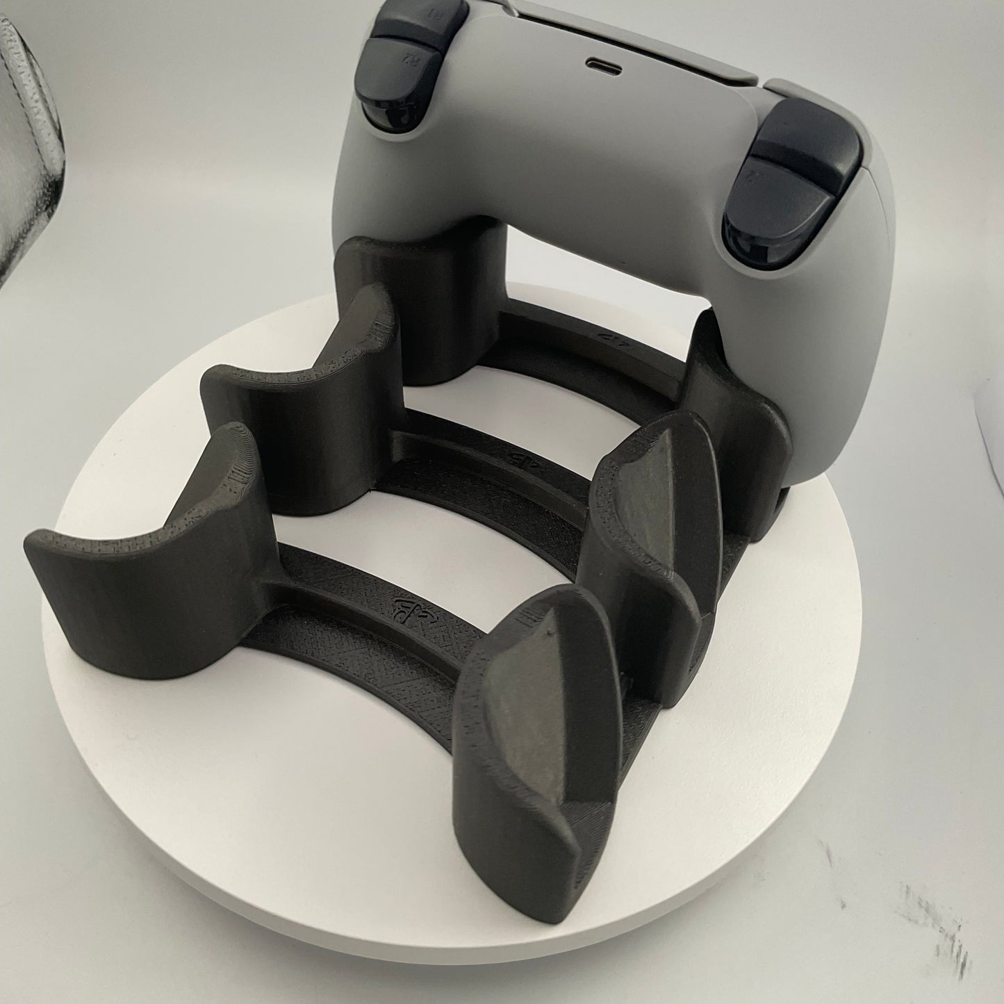 PS5 Triple Controller stand “Row Stand”