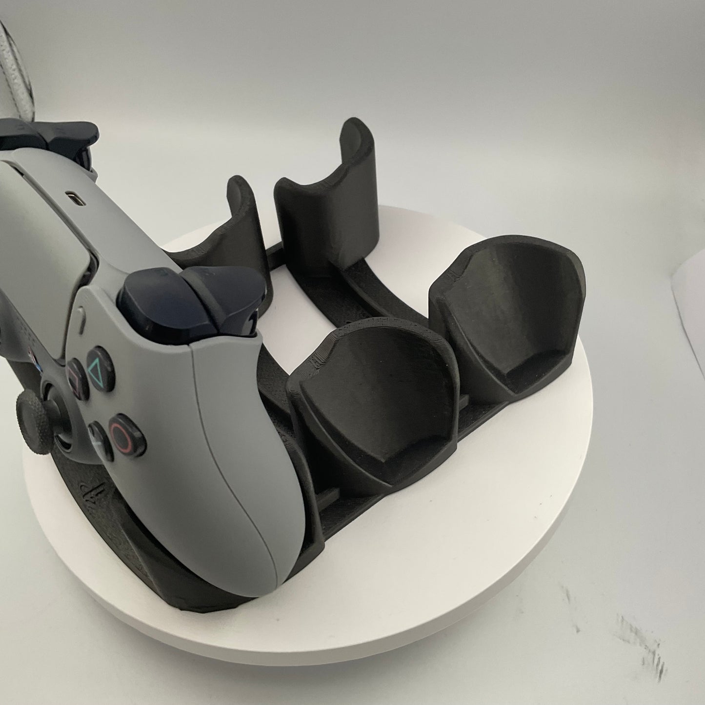 PS5 Triple Controller stand “Row Stand”