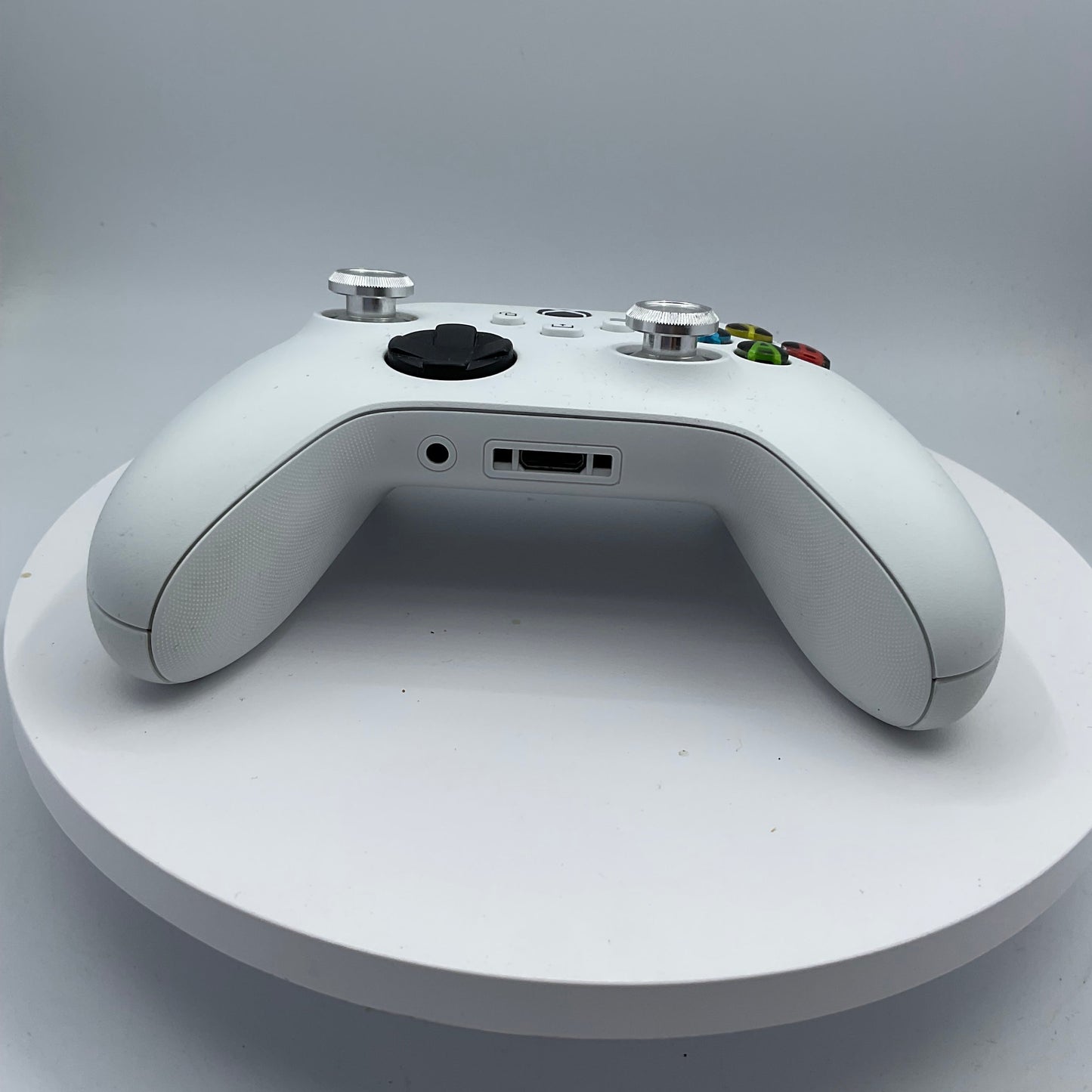 Xbox One Series X/S Controller (white) Grade A with custom metal Thumb sticks
