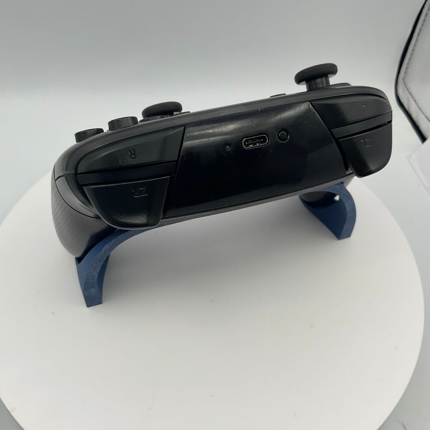 Nintendo Switch Black Pro Controller w/USB-C Cable grade A