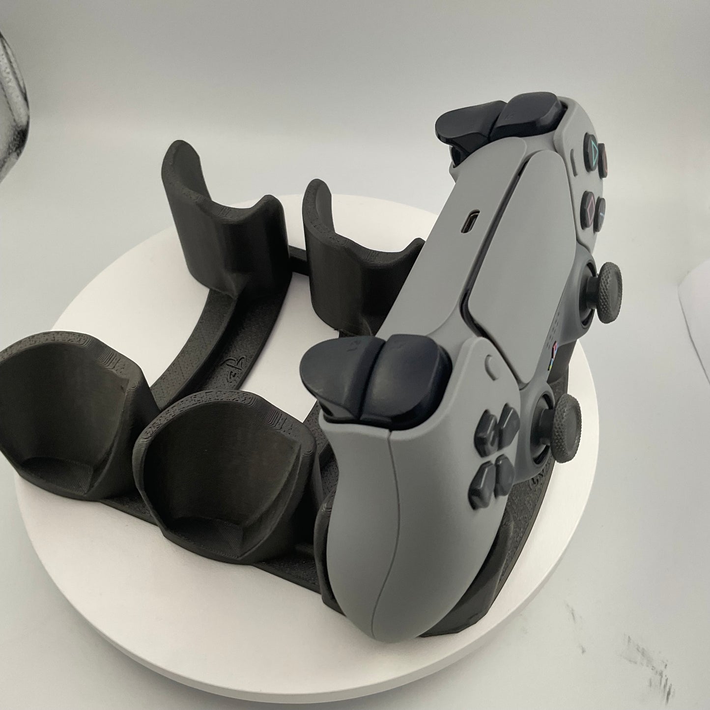 PS5 Triple Controller stand “Row Stand”