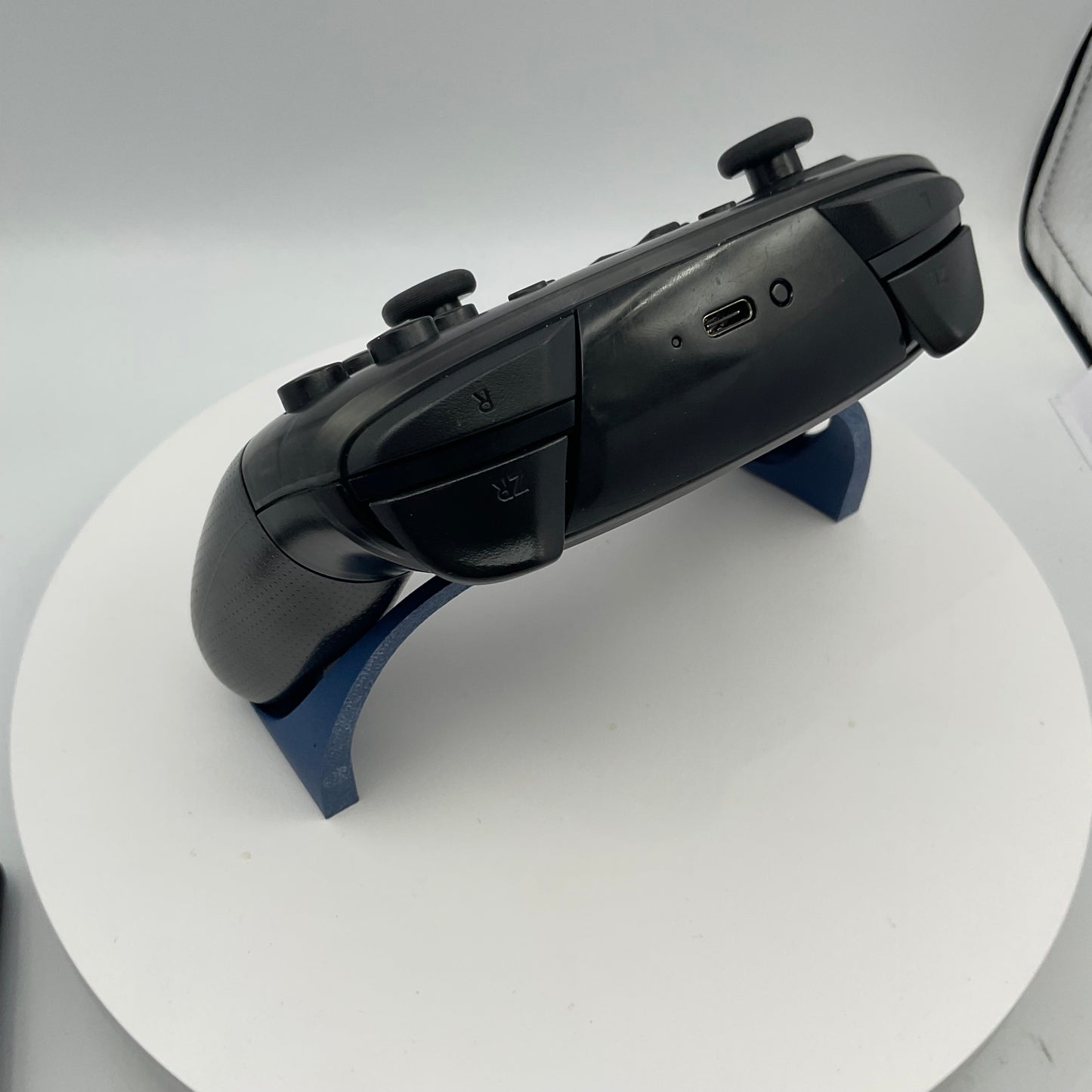 Nintendo Switch Black Pro Controller w/USB-C Cable grade A