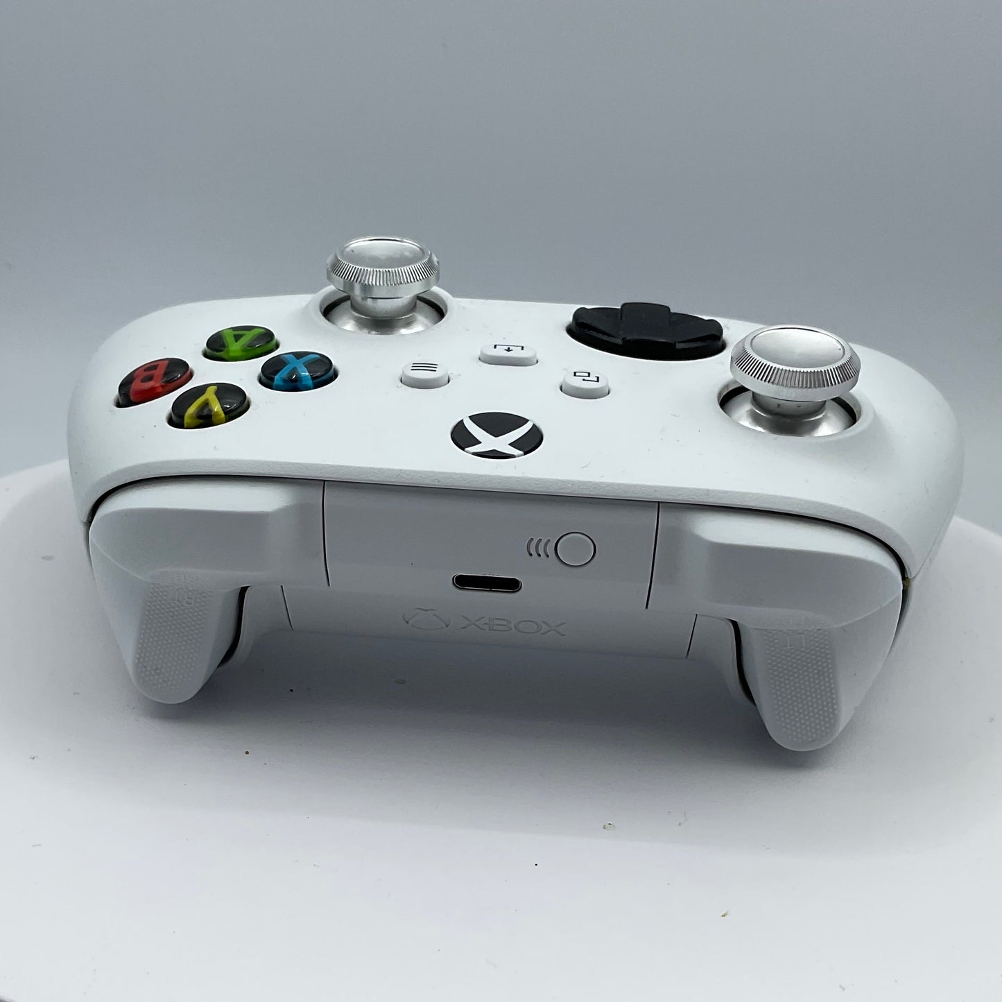 Xbox One Series X/S Controller (white) Grade A with custom metal Thumb sticks