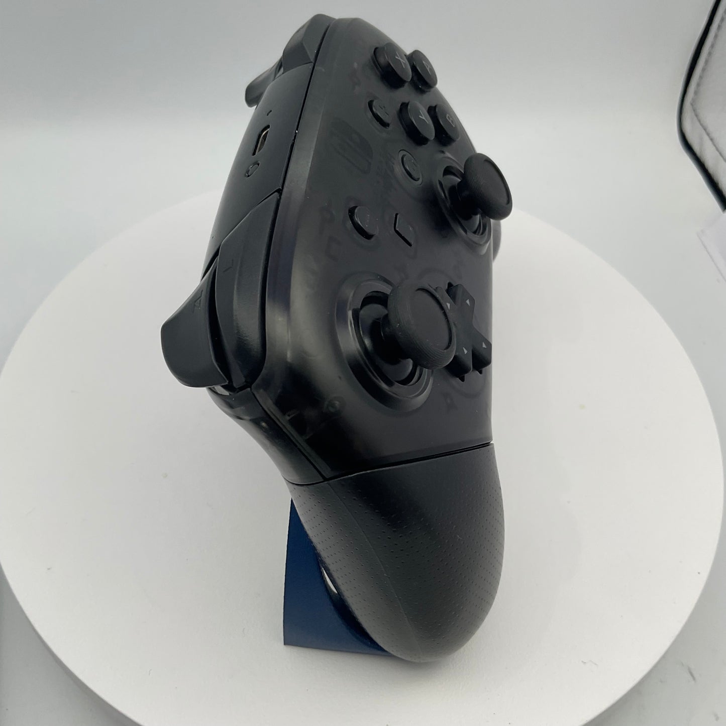 Nintendo Switch Black Pro Controller w/USB-C Cable grade A