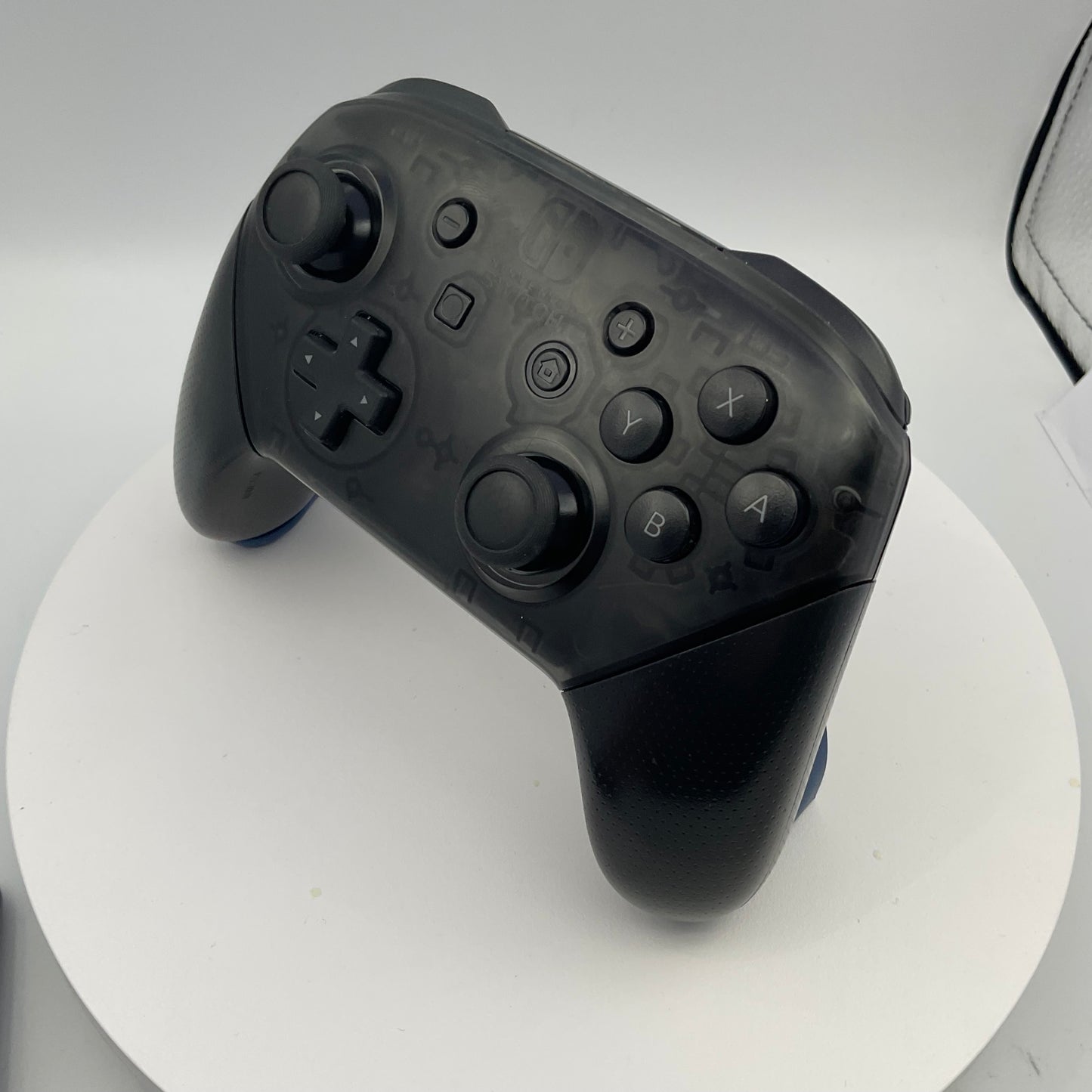 Nintendo Switch Black Pro Controller w/USB-C Cable grade A