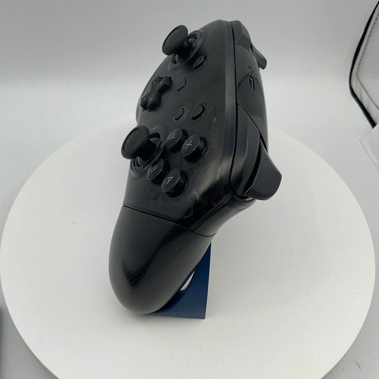 Nintendo Switch Black Pro Controller w/USB-C Cable grade A