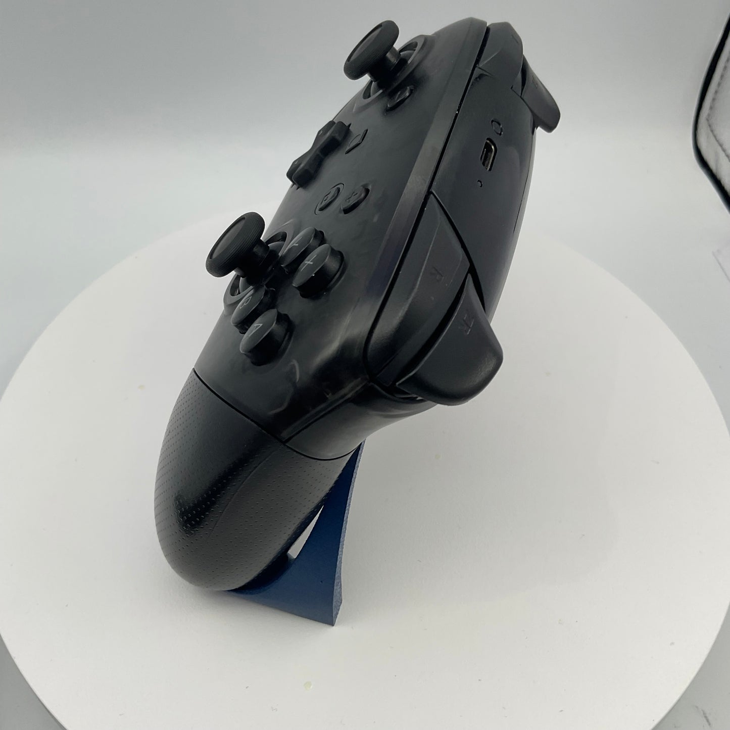 Nintendo Switch Black Pro Controller w/USB-C Cable grade A