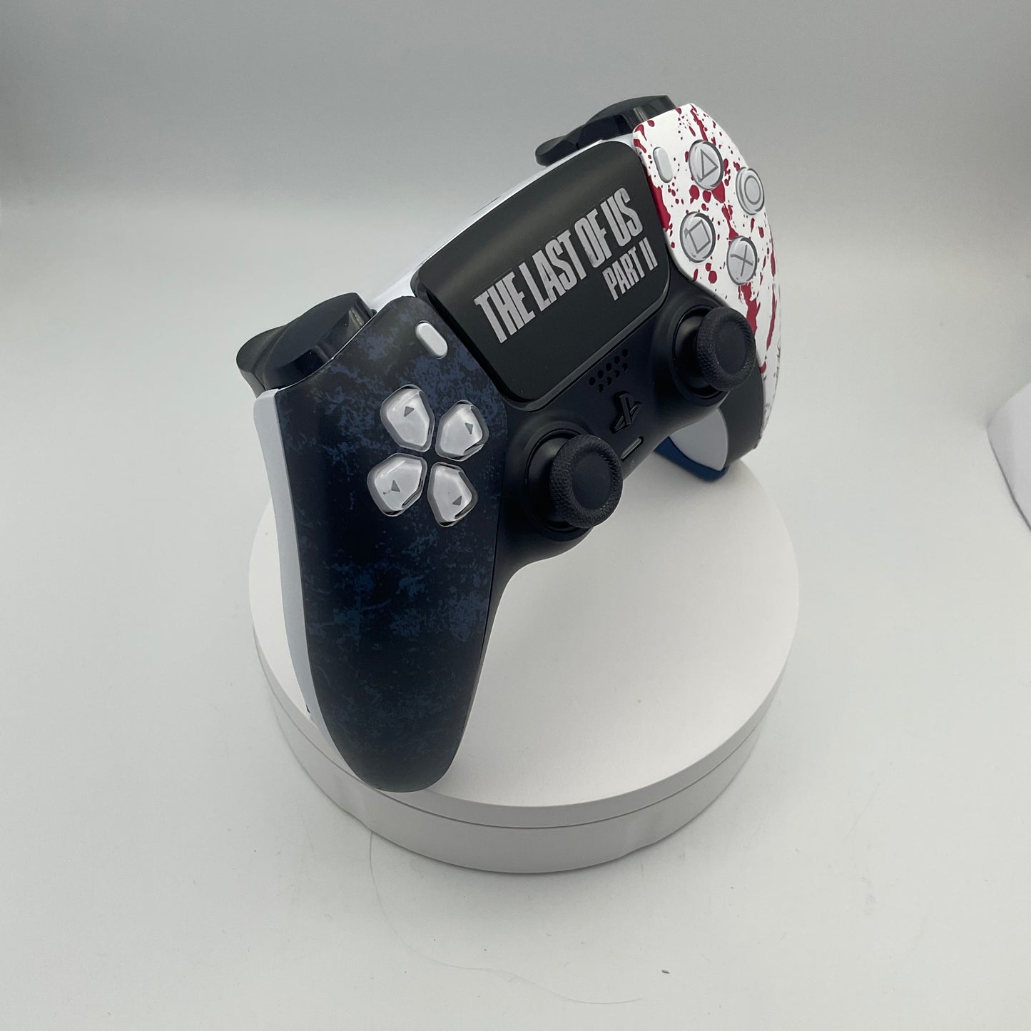 "The Last of Us" PS5 controller