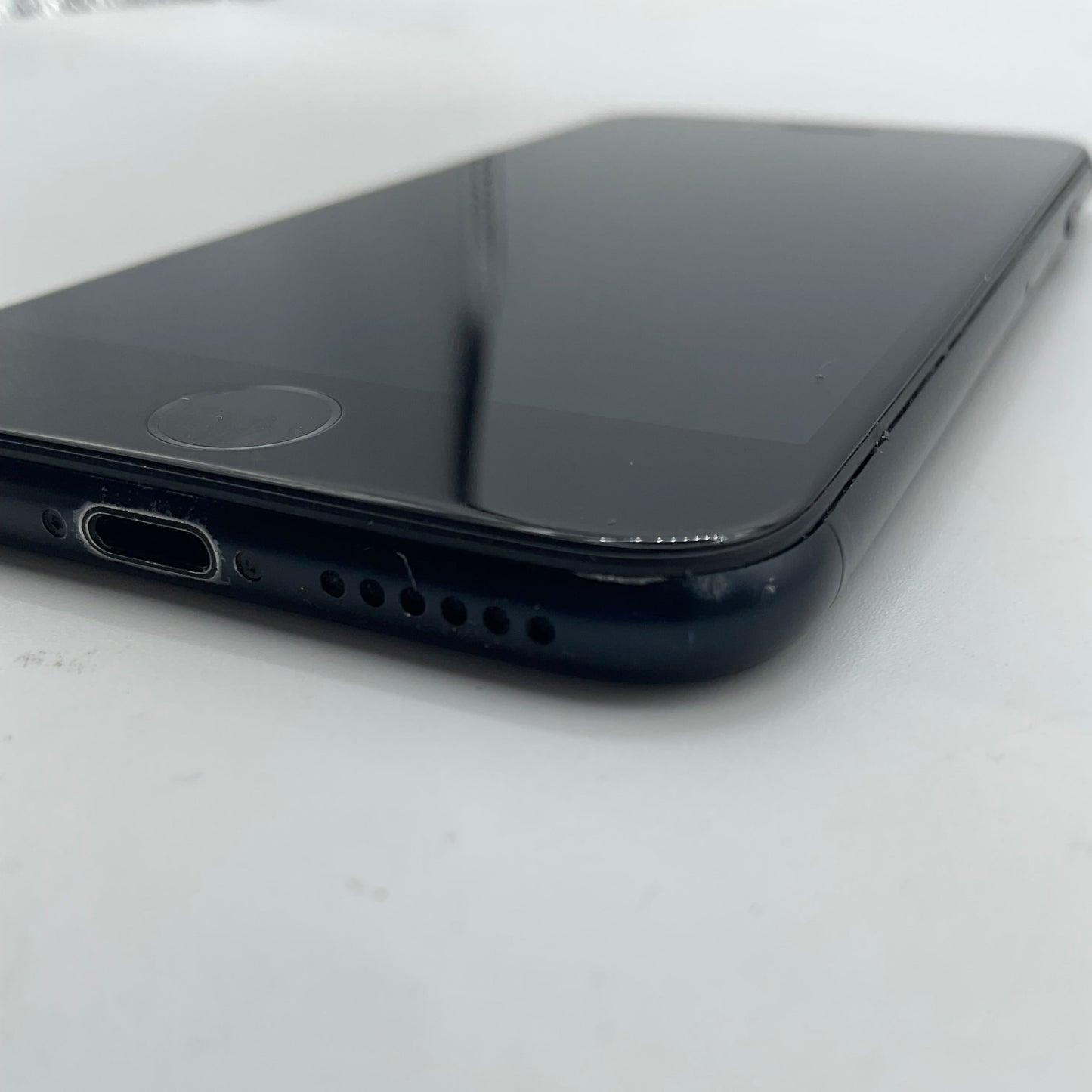 Apple iPhone SE (2nd Generation) 64GB Black, Unlocked C (see photos below for damage)