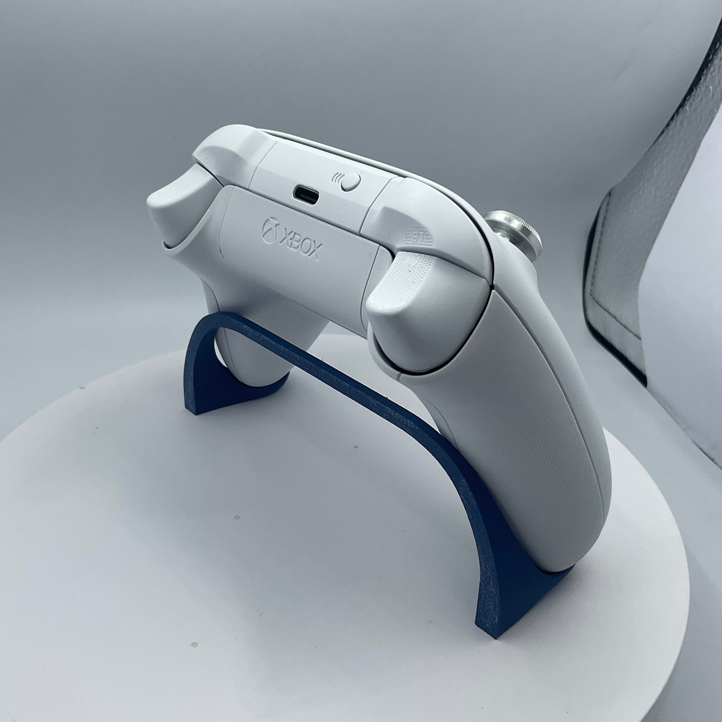 Xbox One Series X/S Controller (white) Grade A with custom metal Thumb sticks