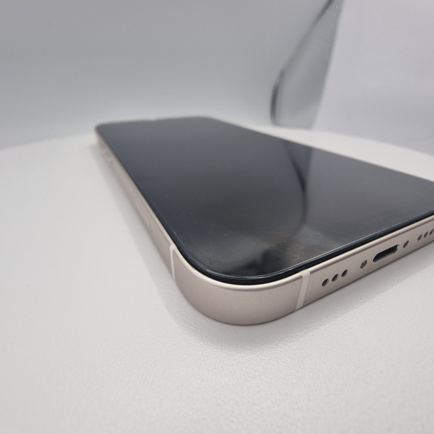 Apple iPhone 13 128GB White, Unlocked Grade B